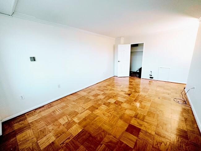 Building Photo - 10500 Rockville Pike