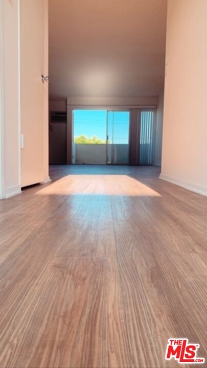 Building Photo - 1420 S Oakhurst Dr