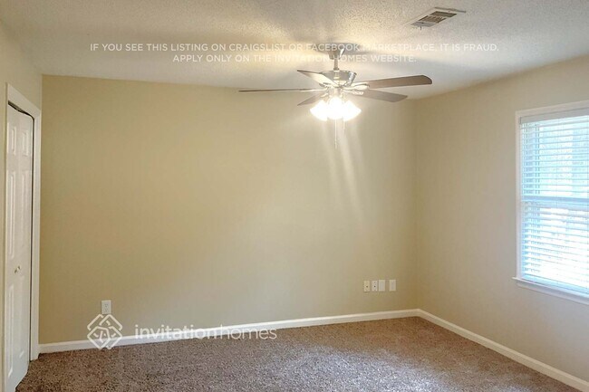 Building Photo - 230 Leigh Kay Dr