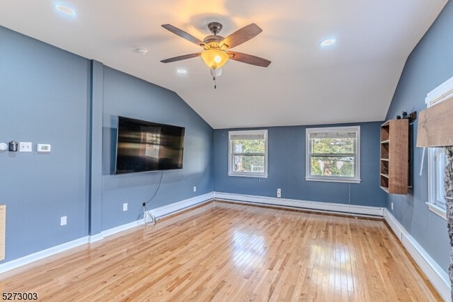 Building Photo - 110 Hillcrest Dr