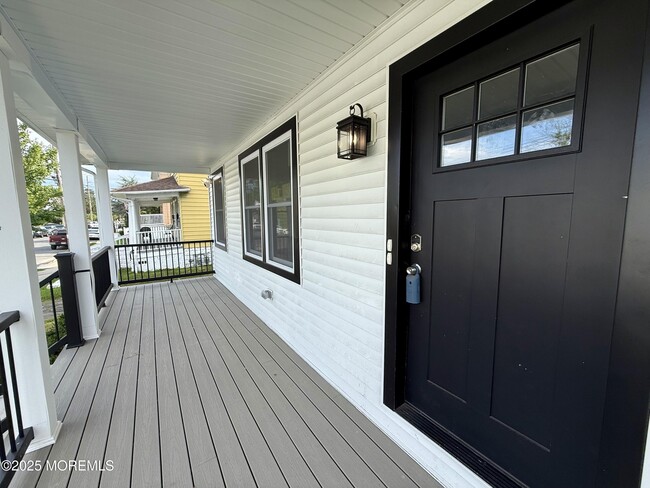 Building Photo - 163 Ridge Ave