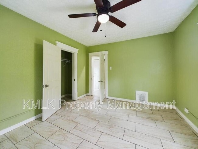 Building Photo - 187 W Long St