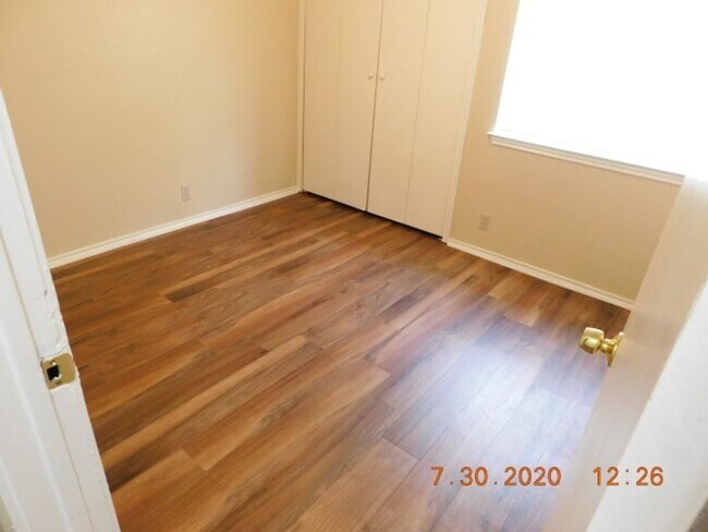 Building Photo - 5212 Meadow Field