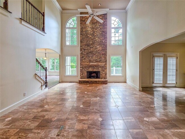 Building Photo - 2502 Oak Hill Overlook