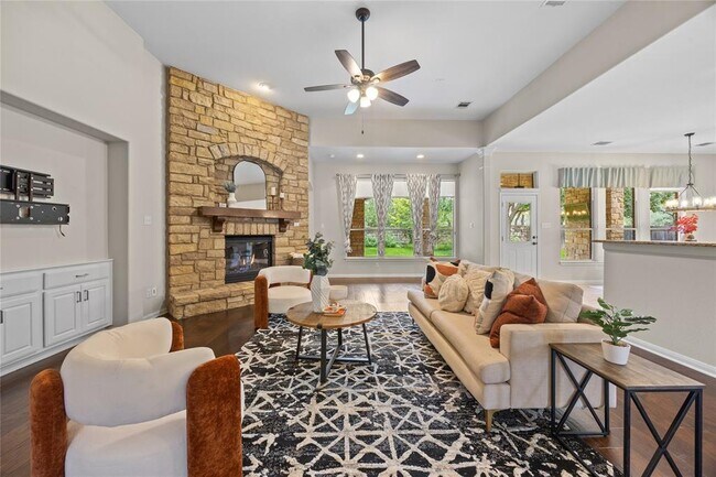 Building Photo - 1303 Quiet Creek Dr