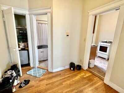 Building Photo - 83 Gordon St