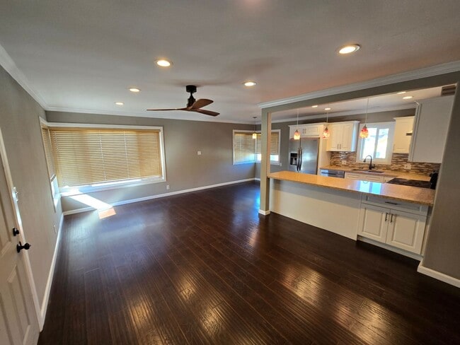 Building Photo - Spacious 2BR/2BA Near the Beach — Garage, Pets OK, Available Now