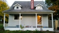 Building Photo - Beautifully renovated 3bd/1 1/2 bath home ...