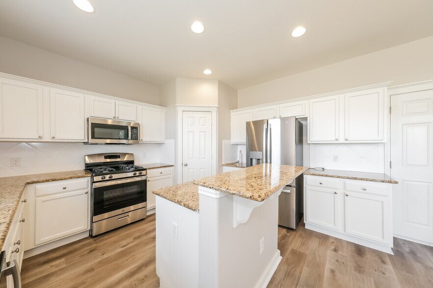 Building Photo - 603 Irvin Dr