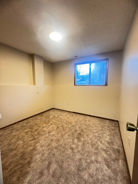 Building Photo - 6404 E 11th Ave