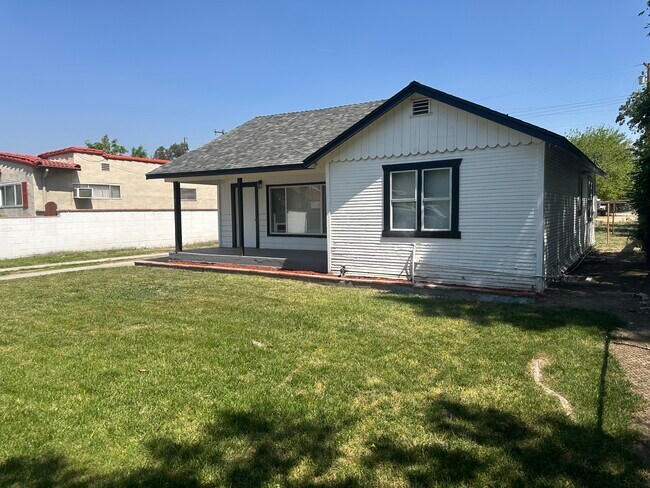 Building Photo - SMRSB