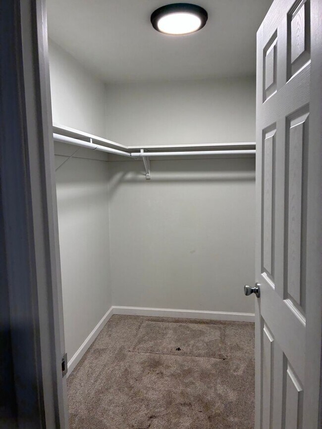 Building Photo - Your Newly Updated 3 Bed, 1 Bath Move-In Ready Home!