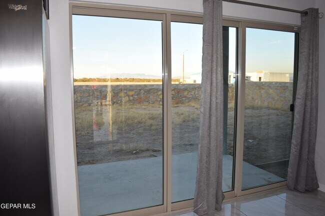 Building Photo - 1103 Nickel Hl Ave