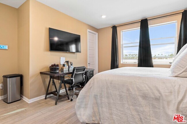 Building Photo - 720 Grace Ave