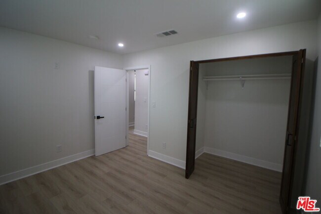 Building Photo - 3541 Homeland Dr