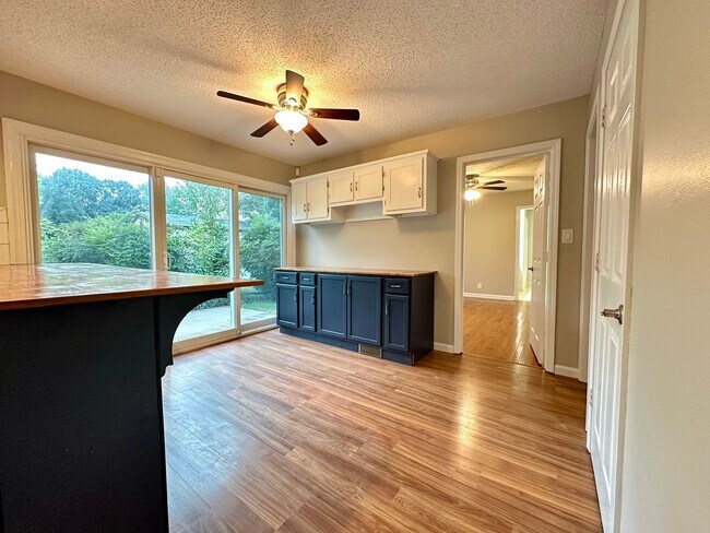 Building Photo - Stunning Single-Family Home with Plenty of...