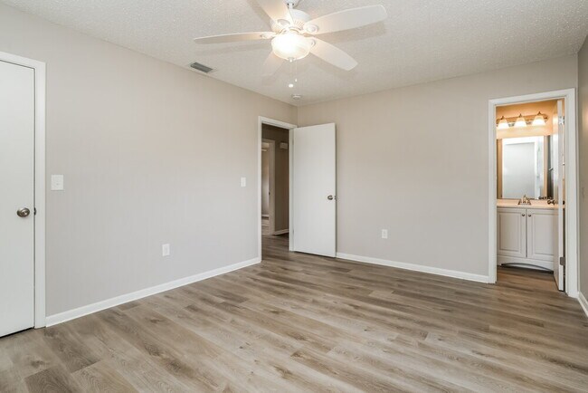 Building Photo - 143 Jenny Way