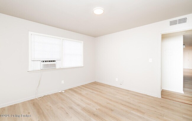 Building Photo - 2515 Brownsboro Rd