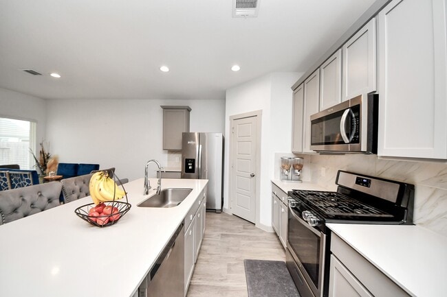 Building Photo - 311 John House Ln