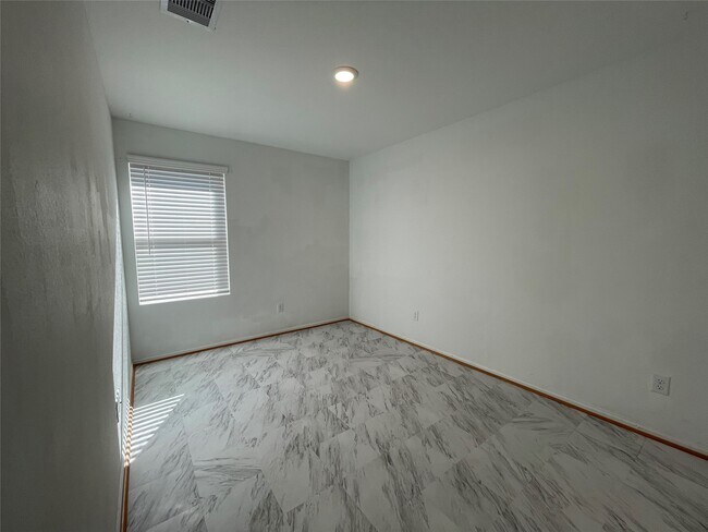 Building Photo - 7426 Birch Harvest Dr