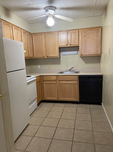 Building Photo - 381 Corisande Hill Rd