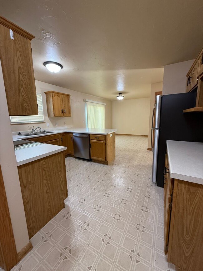 Building Photo - N184 State Park Rd