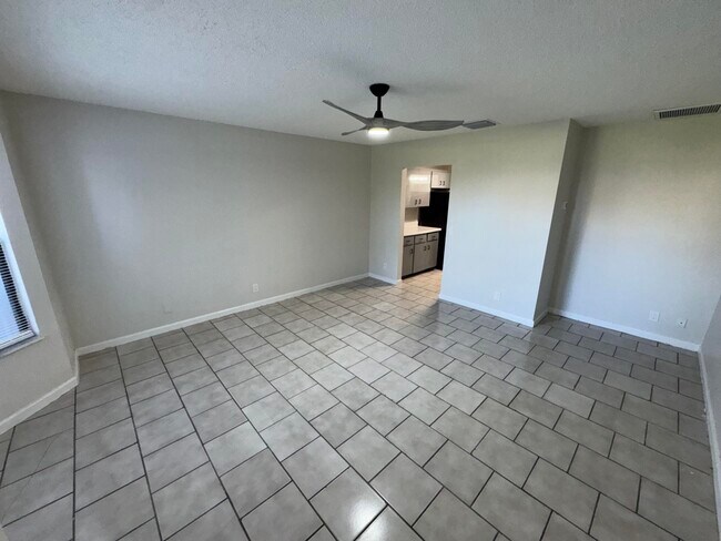 Building Photo - 4110 Maine St