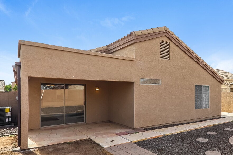 Building Photo - 10618 W Pima St