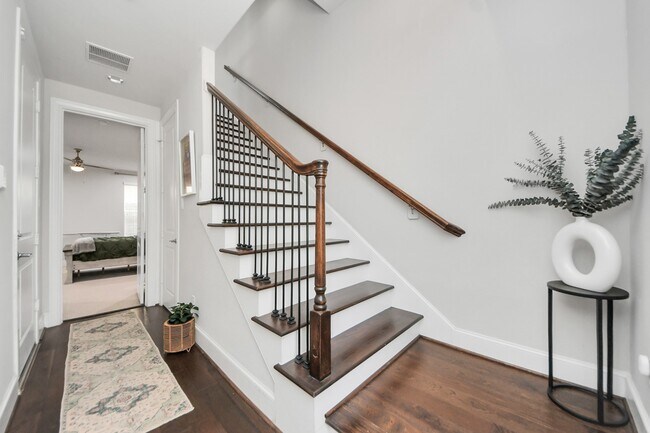 Building Photo - 9614 Riddlewood Ln