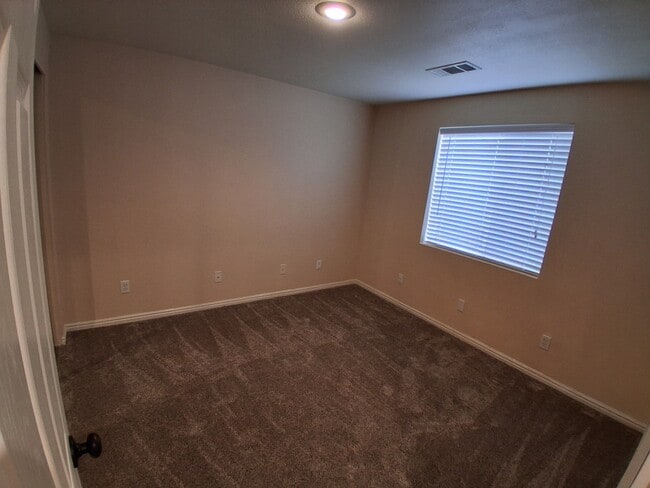 Building Photo - 1468 N 125 W