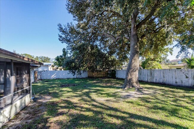 Building Photo - 6316 Cheryl St