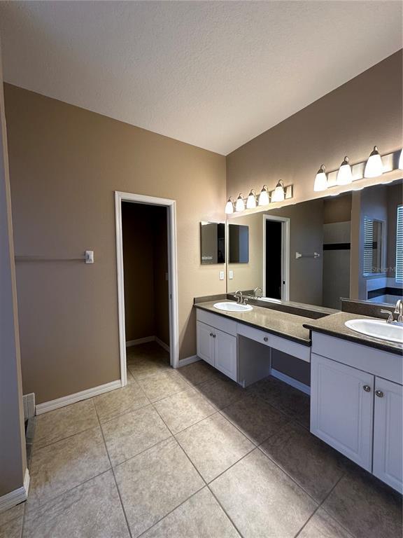 Building Photo - 13813 Bluewater Cir