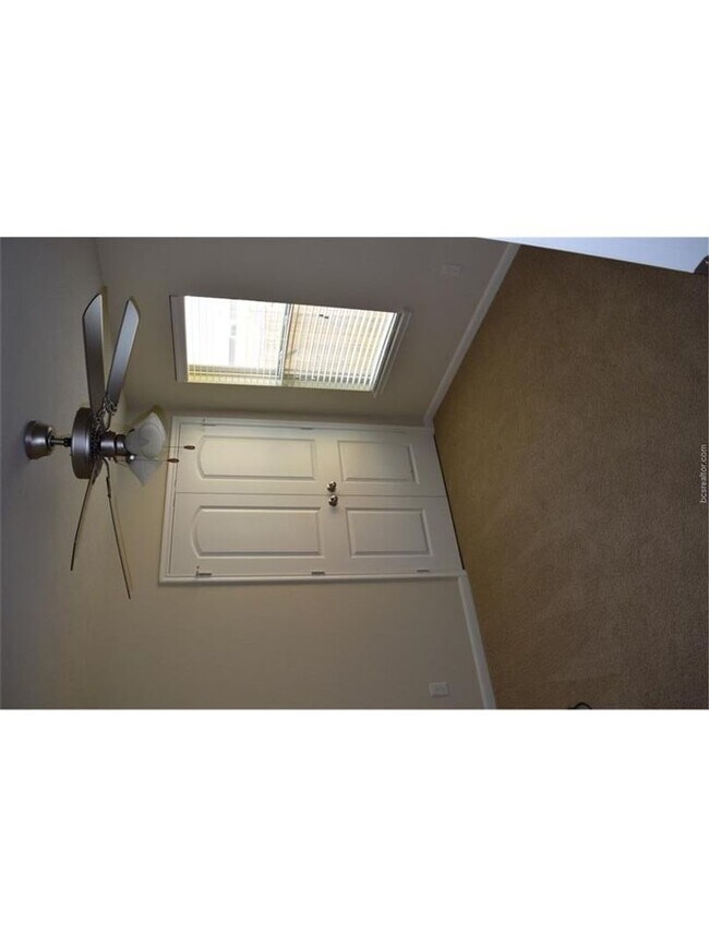 Building Photo - Stunning 3 Bed, 2 Bath in Creek Meadows!