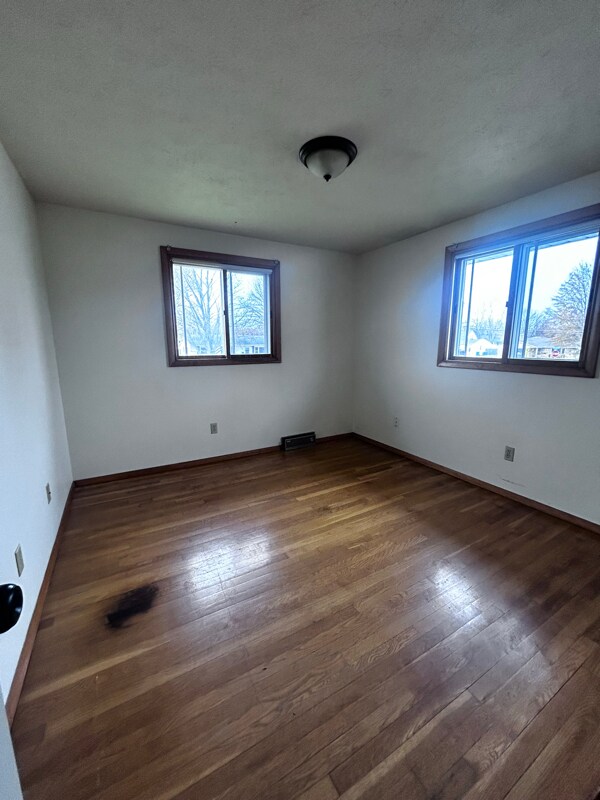 Building Photo - 4025 Kenyon Ave