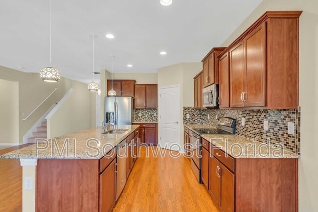 Building Photo - 2844 Esmeralda Dr