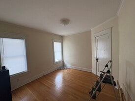 Building Photo - 1617 Quincy Ave