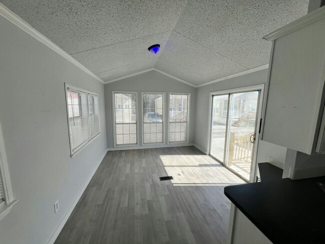 Building Photo - 1117 Chicago Bulls St