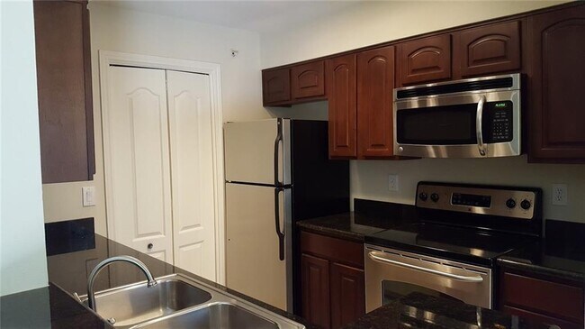 Building Photo - 6000 Shepherd Mountain Cove