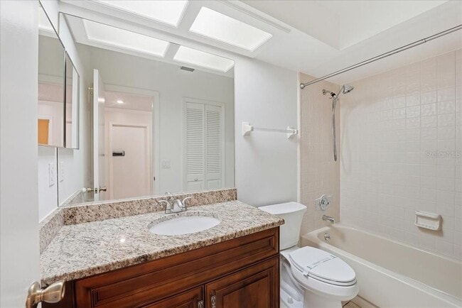 Building Photo - 4552 S Hampton Dr