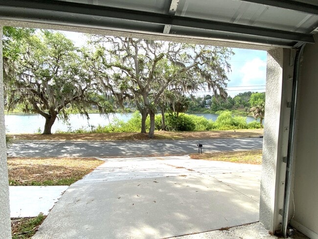 Building Photo - 111 Sunnyside Dr