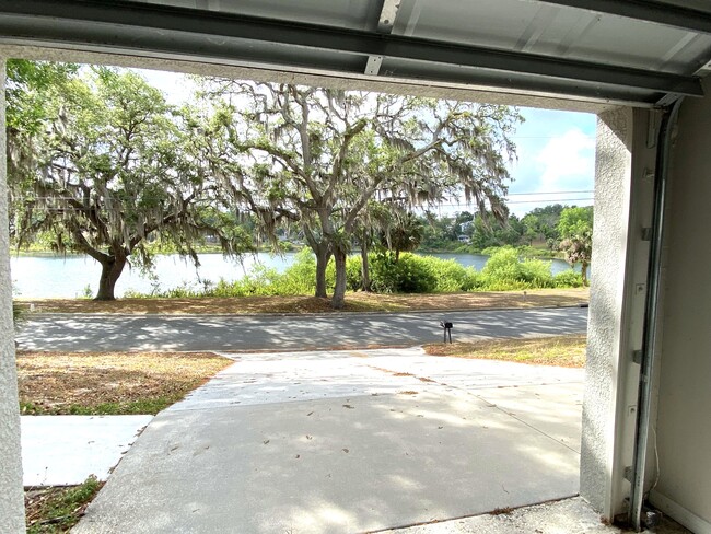 Building Photo - 115 Sunnyside Dr