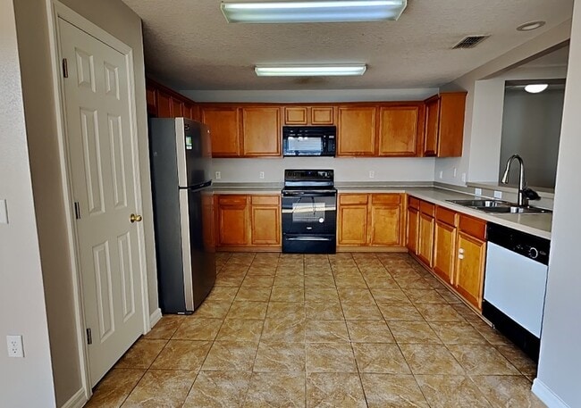 Building Photo - 1388 N Platte Ct