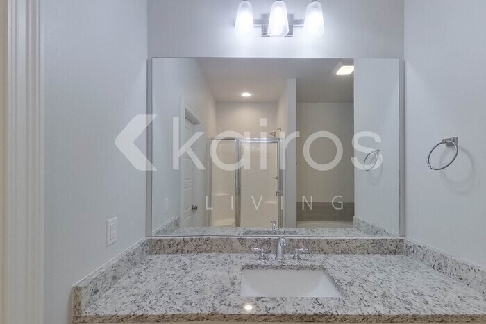 Building Photo - 6536 Roux Dr