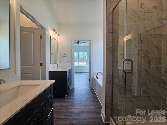 Building Photo - 197 Dale Dr