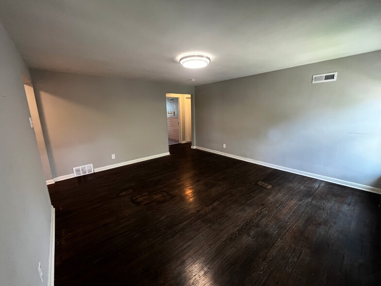 Living Space - 7558 Woodland Ave