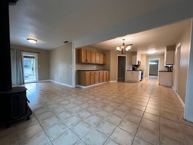 Building Photo - Charming Home With Detached Workshop And S...