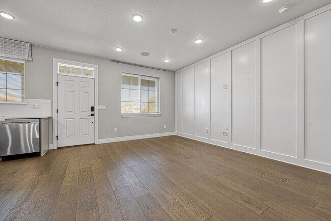 Building Photo - Former Model Home - Superb townhome in great location!