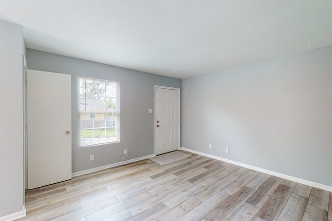 Living Room - 1003 Lowry Ave