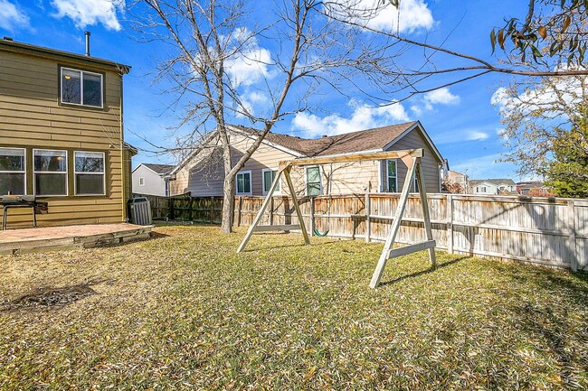 Building Photo - 3 bedroom, 2 bath home with 2 car garage in Highlands Ranch