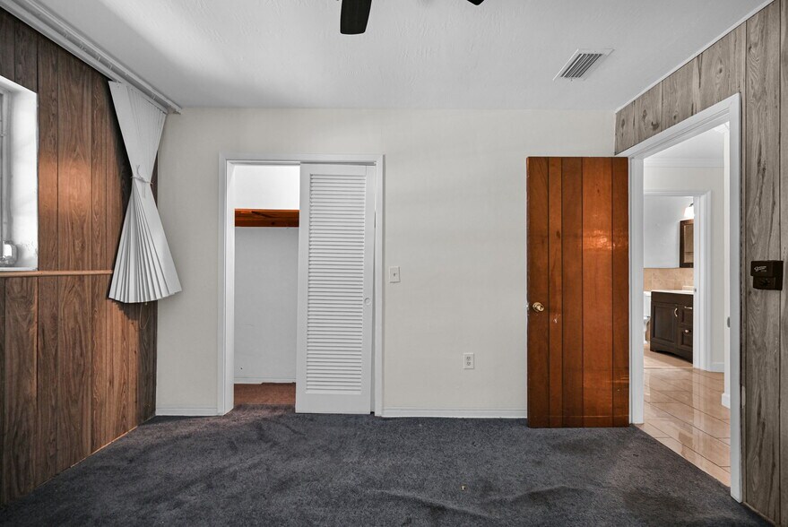 Building Photo - 244 NW 43rd St